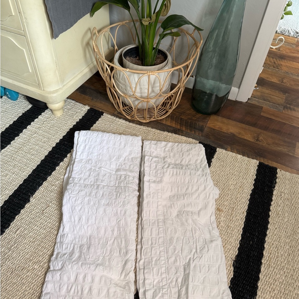 TOMMY HILFIGER White COTTON (2) WINDOW PANELS 47.5 X 84